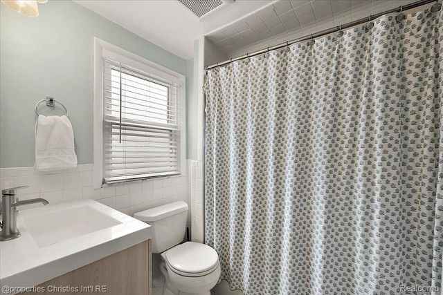 836 Edgewood Drive, Royal Oak, MI 48067