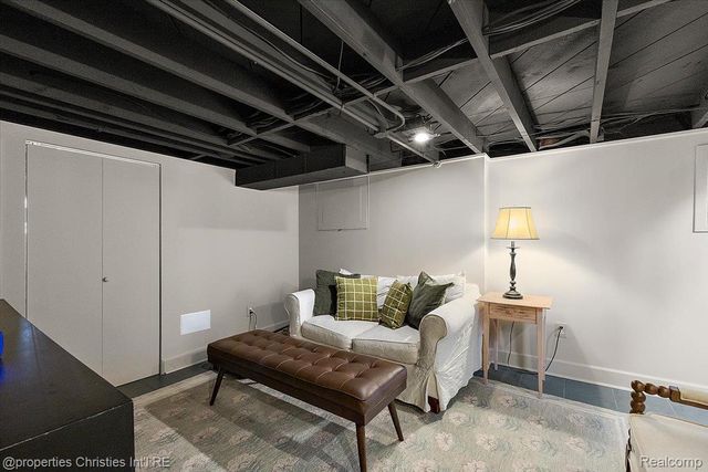 836 Edgewood Drive, Royal Oak, MI 48067