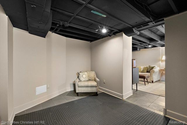 836 Edgewood Drive, Royal Oak, MI 48067