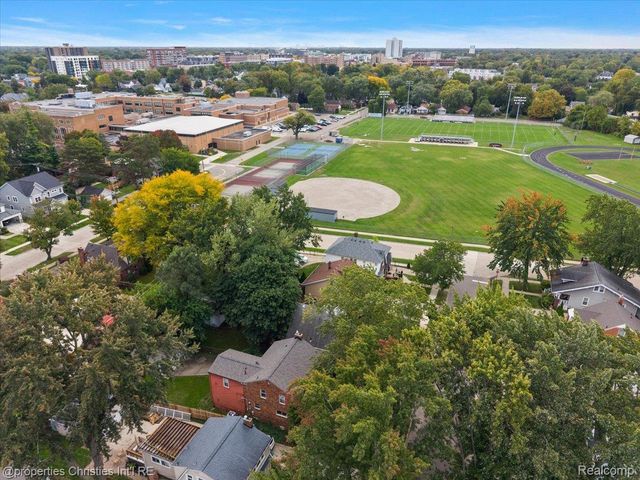 836 Edgewood Drive, Royal Oak, MI 48067
