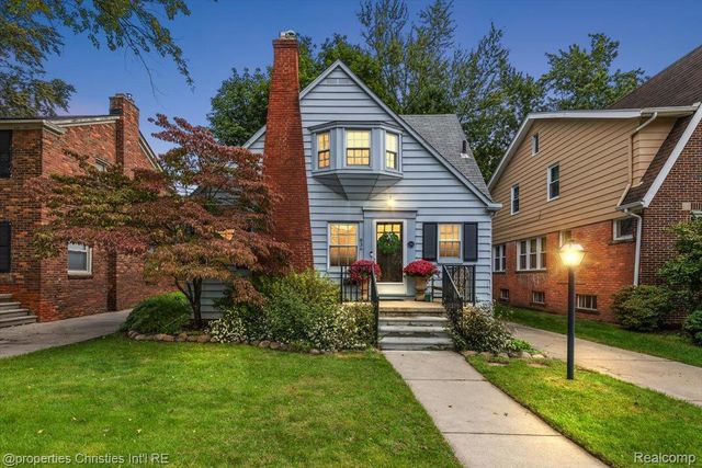 836 Edgewood Drive, Royal Oak, MI 48067