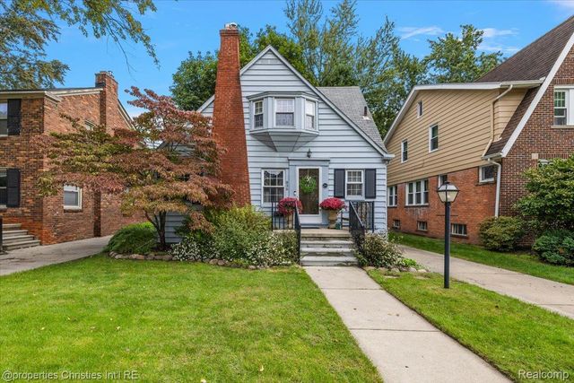 836 Edgewood Drive, Royal Oak, MI 48067