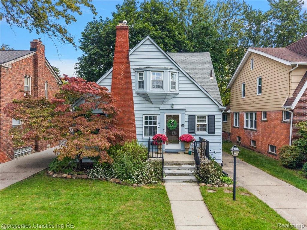 836 Edgewood Drive, Royal Oak, MI 48067