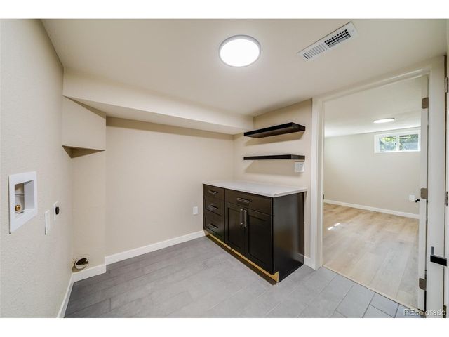 1528 Lamplighter Dr, Longmont, CO 80504