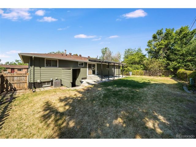 1528 Lamplighter Dr, Longmont, CO 80504