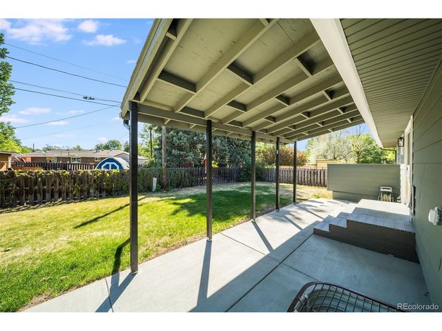 1528 Lamplighter Dr, Longmont, CO 80504