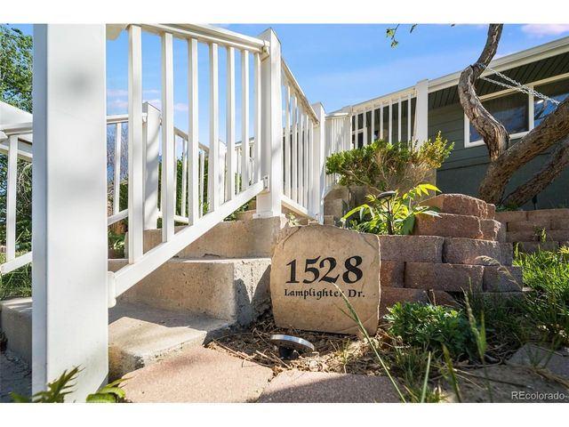 1528 Lamplighter Dr, Longmont, CO 80504