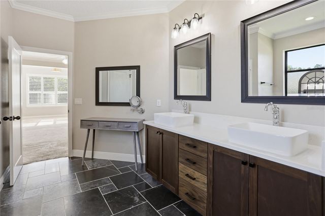 8 WINTERS LANDING DRIVE, Oakland, FL 34787