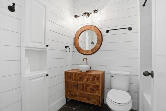 8 WINTERS LANDING DRIVE, Oakland, FL 34787