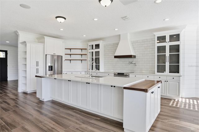 8 WINTERS LANDING DRIVE, Oakland, FL 34787