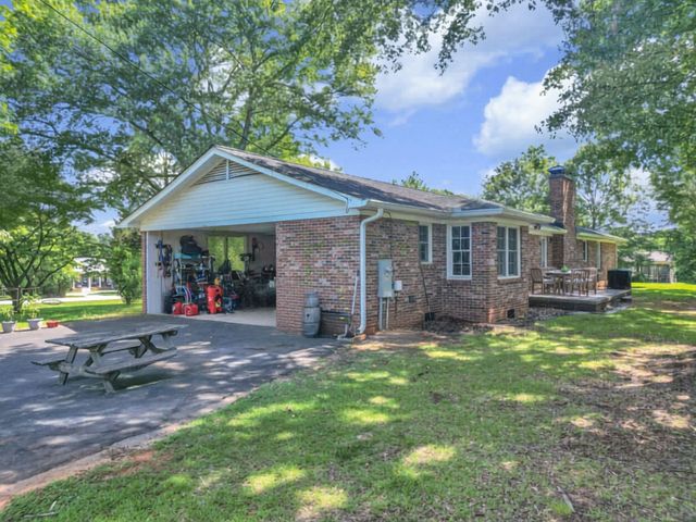 241 Rector Roads, Inman, SC 29349