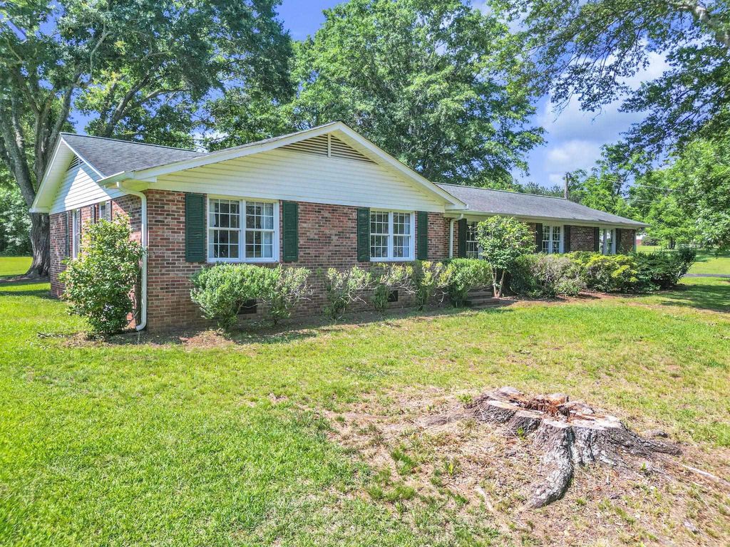 241 Rector Roads, Inman, SC 29349