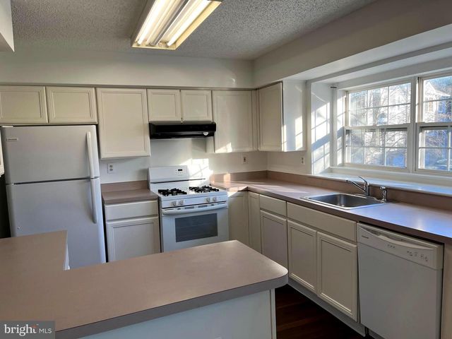 15 HALSTEAD PL, Princeton, NJ 08540