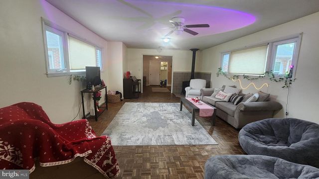 211 UNIVERSITY BLVD, Glassboro, NJ 08028