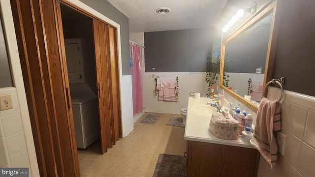 211 UNIVERSITY BLVD, Glassboro, NJ 08028