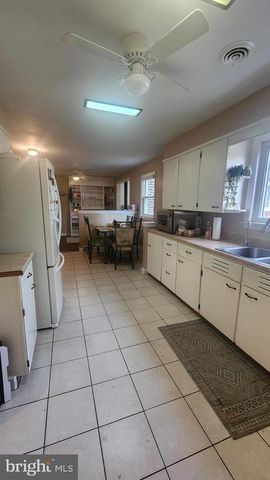 211 UNIVERSITY BLVD, Glassboro, NJ 08028