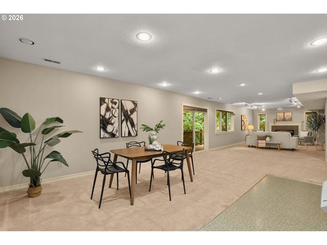 2636 Sw 64TH Pl, Portland, OR 97225