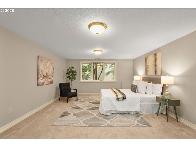 2636 Sw 64TH Pl, Portland, OR 97225