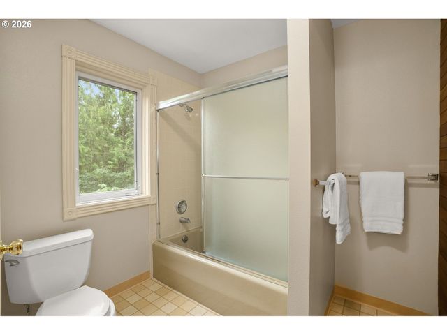 2636 Sw 64TH Pl, Portland, OR 97225