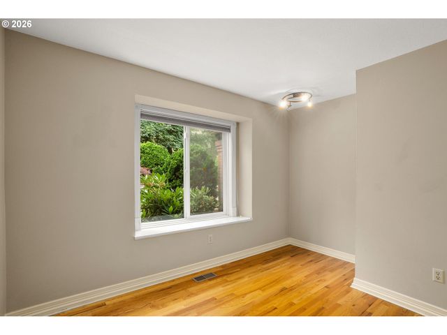 2636 Sw 64TH Pl, Portland, OR 97225