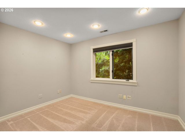 2636 Sw 64TH Pl, Portland, OR 97225