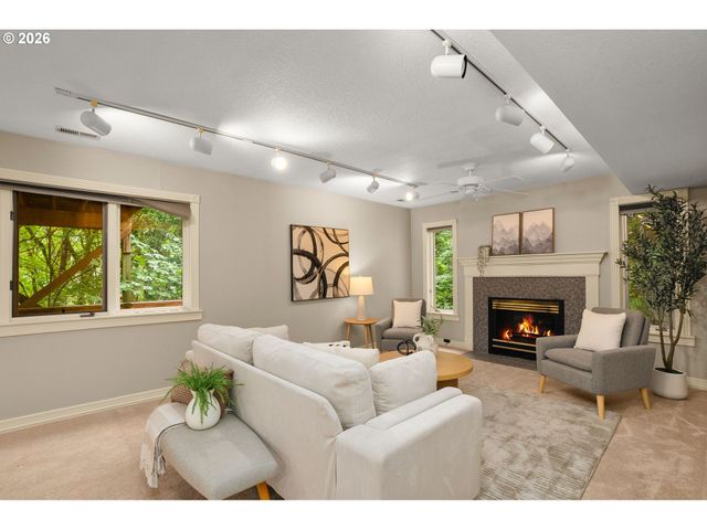 2636 Sw 64TH Pl, Portland, OR 97225