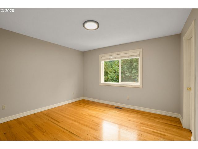 2636 Sw 64TH Pl, Portland, OR 97225