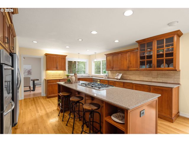 2636 Sw 64TH Pl, Portland, OR 97225