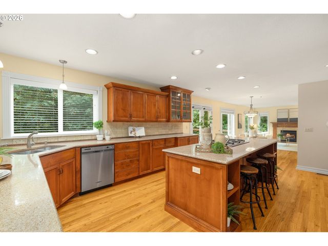 2636 Sw 64TH Pl, Portland, OR 97225
