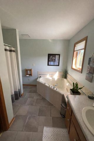 W253S10980 Hunters Run, Mukwonago, WI 53149