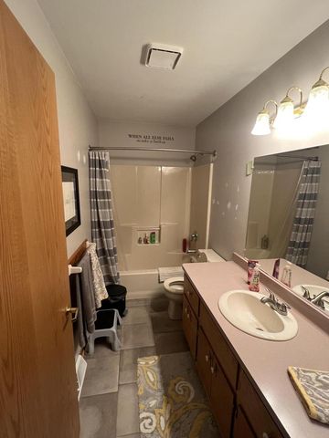 W253S10980 Hunters Run, Mukwonago, WI 53149