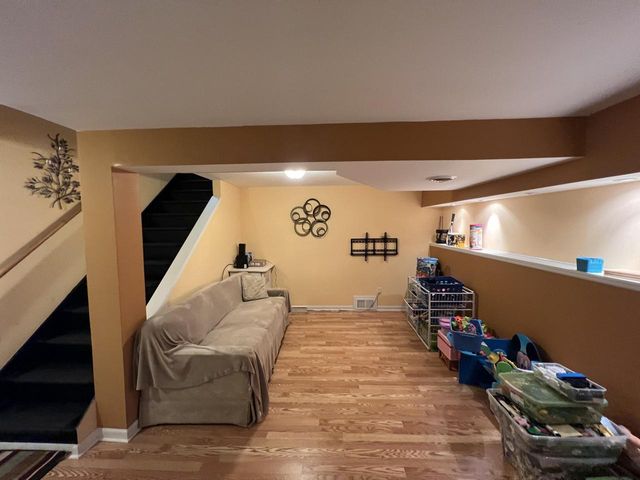 W253S10980 Hunters Run, Mukwonago, WI 53149