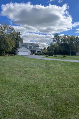 W253S10980 Hunters Run, Mukwonago, WI 53149