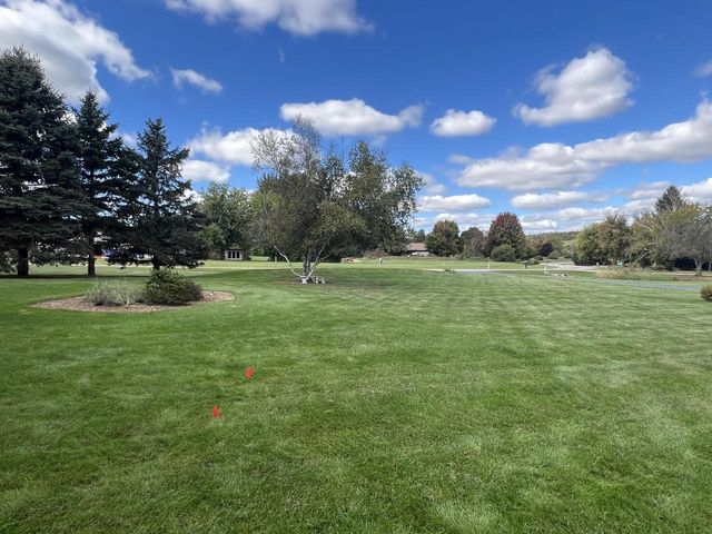 W253S10980 Hunters Run, Mukwonago, WI 53149