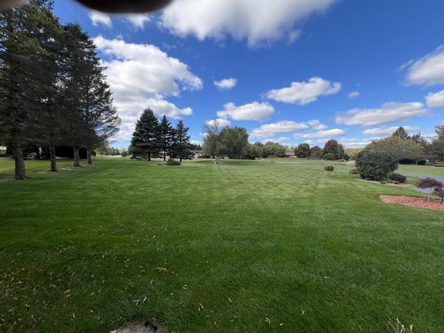W253S10980 Hunters Run, Mukwonago, WI 53149