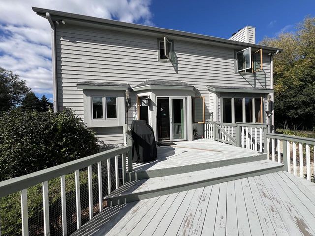 W253S10980 Hunters Run, Mukwonago, WI 53149