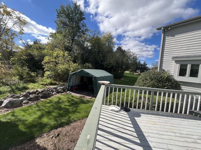 W253S10980 Hunters Run, Mukwonago, WI 53149