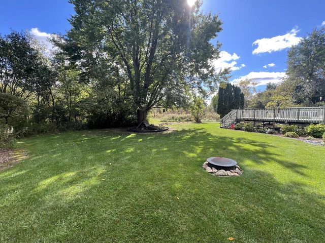 W253S10980 Hunters Run, Mukwonago, WI 53149