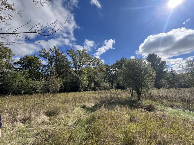W253S10980 Hunters Run, Mukwonago, WI 53149