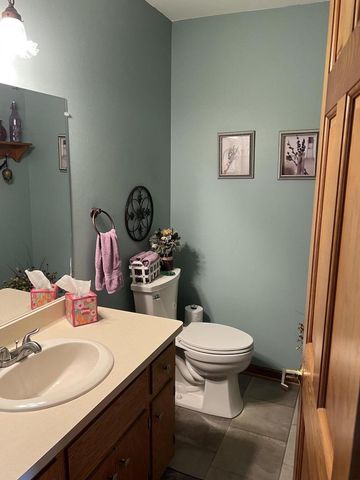 W253S10980 Hunters Run, Mukwonago, WI 53149
