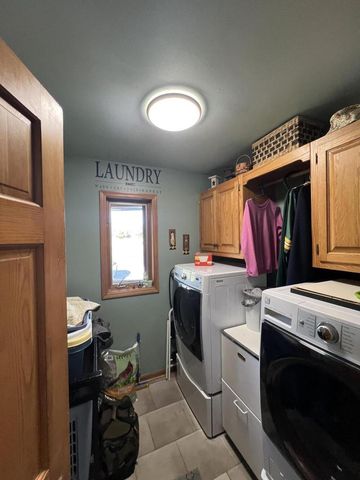 W253S10980 Hunters Run, Mukwonago, WI 53149