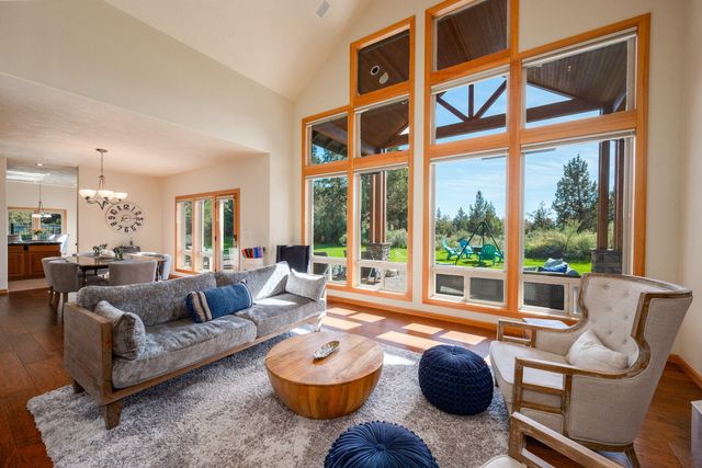 20960 Royal Oak Circle, Bend, OR 97701