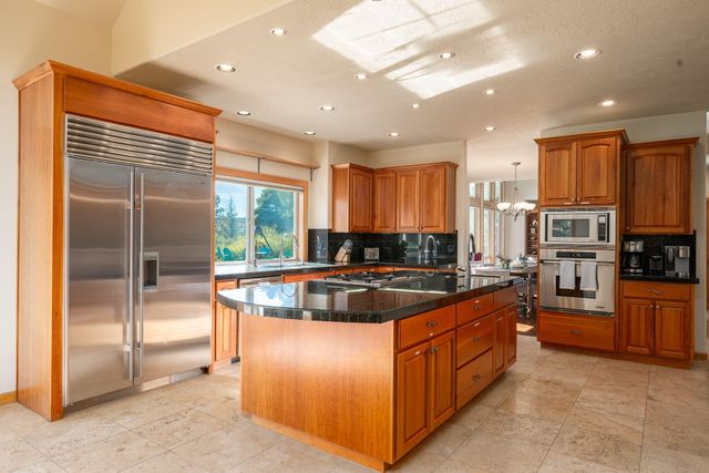 20960 Royal Oak Circle, Bend, OR 97701