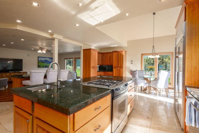 20960 Royal Oak Circle, Bend, OR 97701