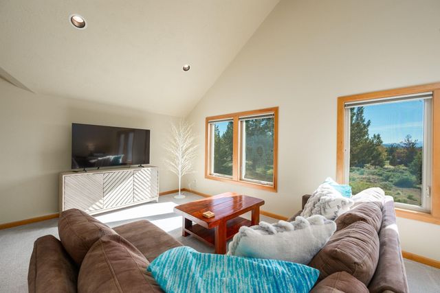 20960 Royal Oak Circle, Bend, OR 97701