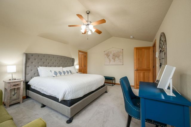 20960 Royal Oak Circle, Bend, OR 97701