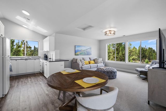 20960 Royal Oak Circle, Bend, OR 97701