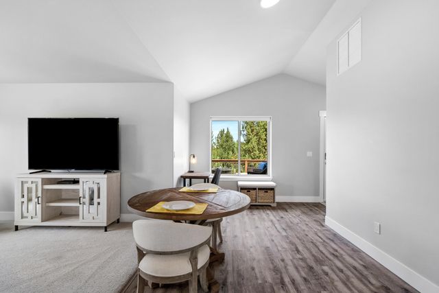 20960 Royal Oak Circle, Bend, OR 97701