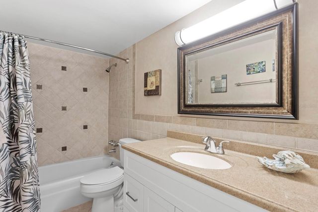 1200 N SHORE DRIVE NE 407, St Petersburg, FL 33701