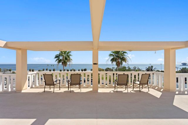 1200 N SHORE DRIVE NE 407, St Petersburg, FL 33701